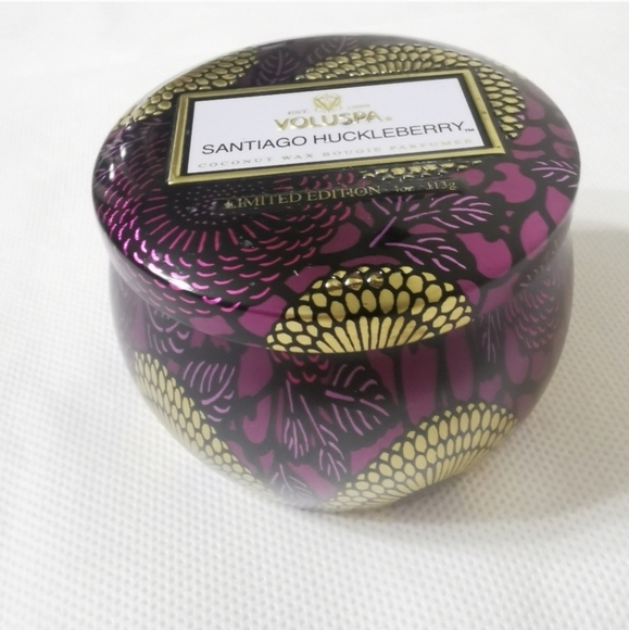 Voluspa Candle Santiago Huckleberry 4 oz - Picture 2 of 12